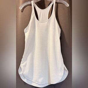 Lululemon Athletica women’s racerback top tank. White/gray, pinstriped.Sz 6